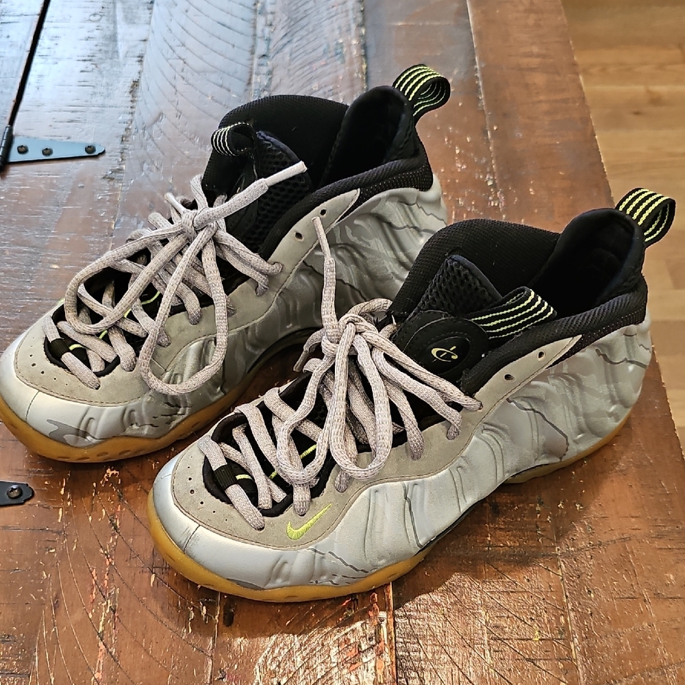Nike Men's Air Foamposite Sneakers